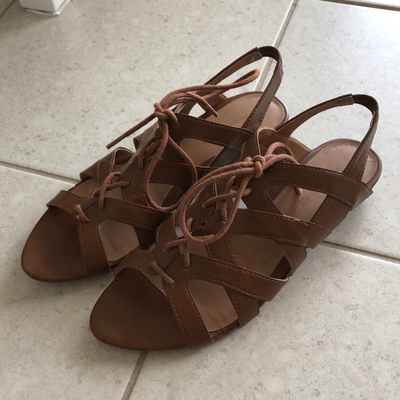 American Eagle Tan Sandals - Picture 2 of 7